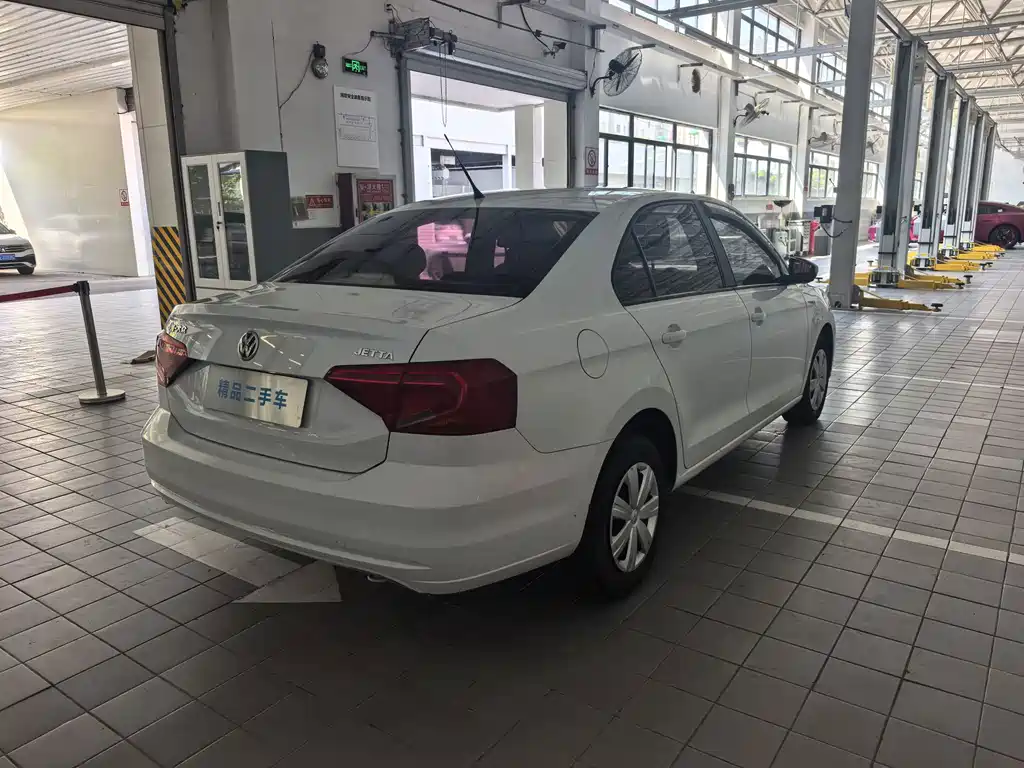 Volkswagen Jetta — миниатюра 16