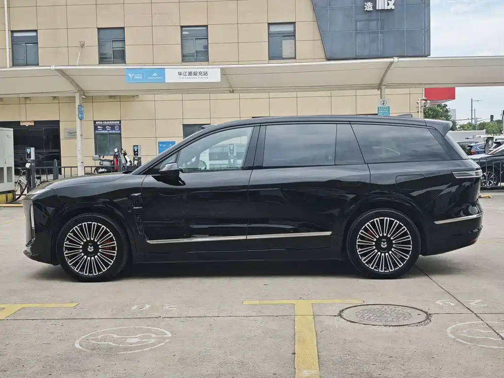 NIO ES8 2026 мест Executive Luxury