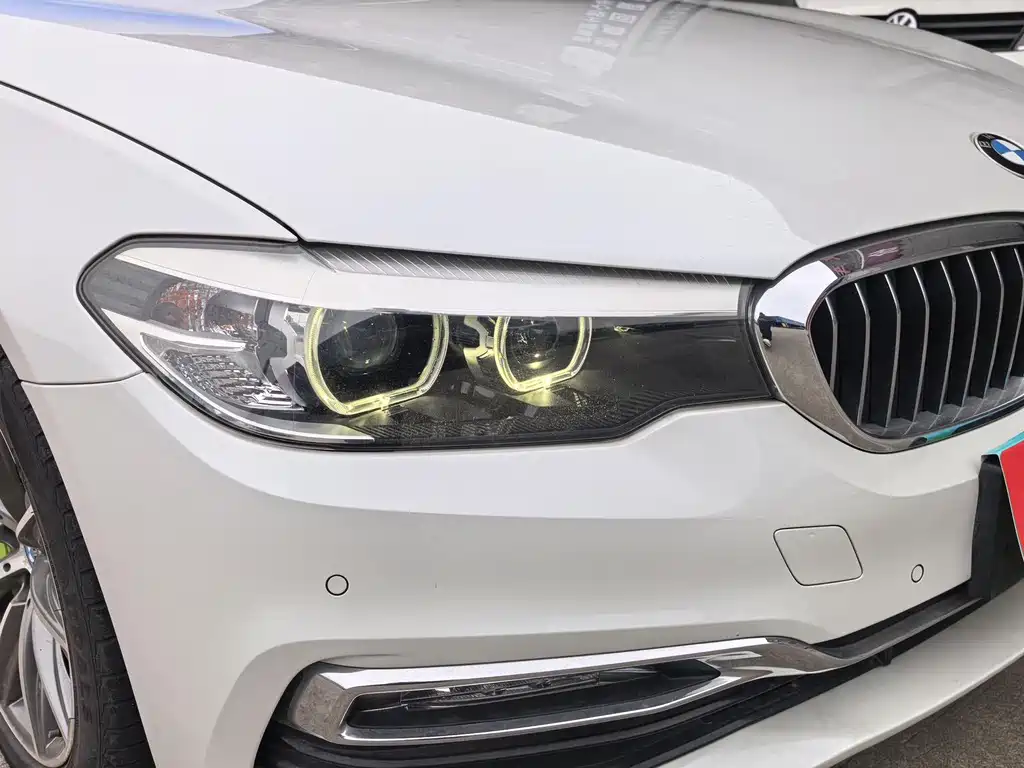 BMW 5 Series New Energy — миниатюра 4