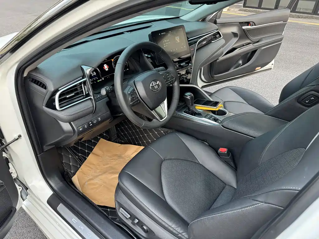 Toyota Camry — миниатюра 10