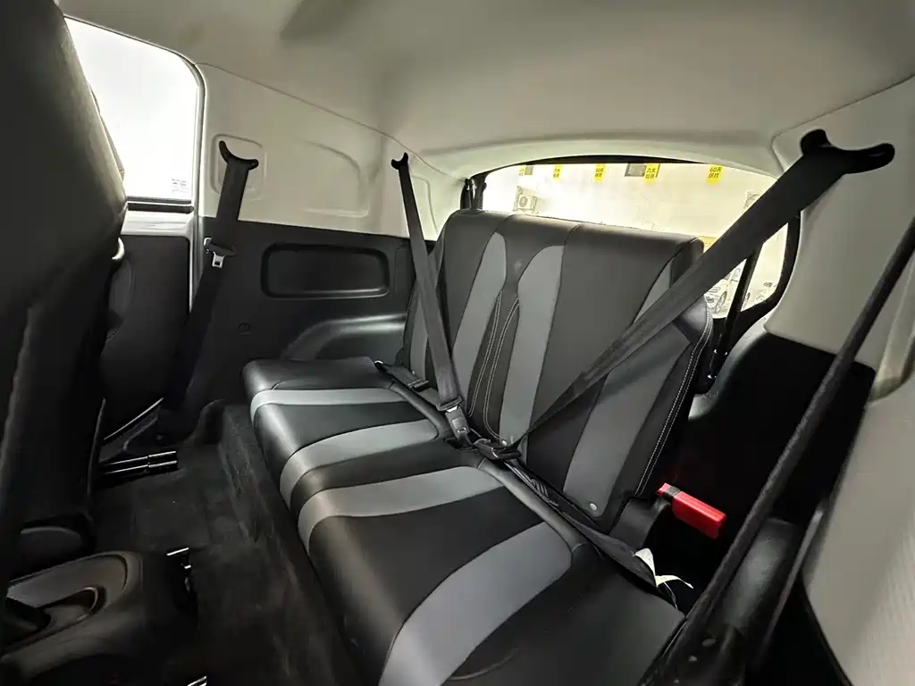 Roewe Clever — миниатюра 6