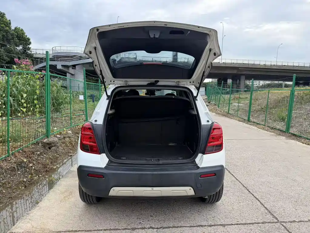 Chevrolet Trax — миниатюра 12