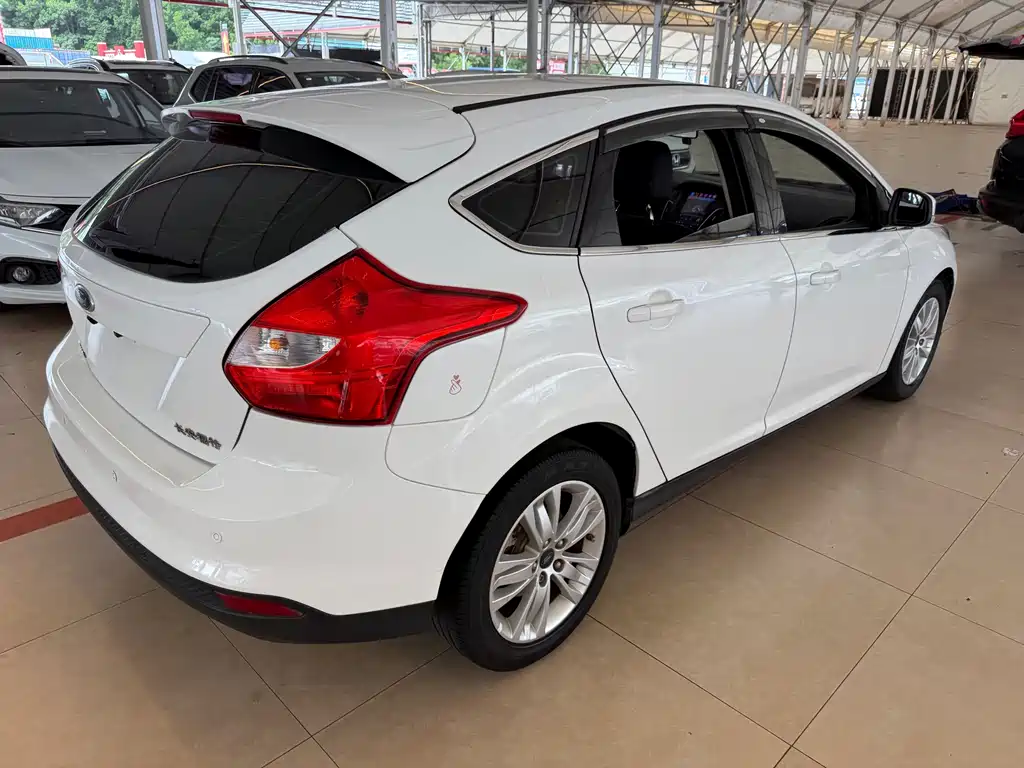 Ford Focus — миниатюра 10