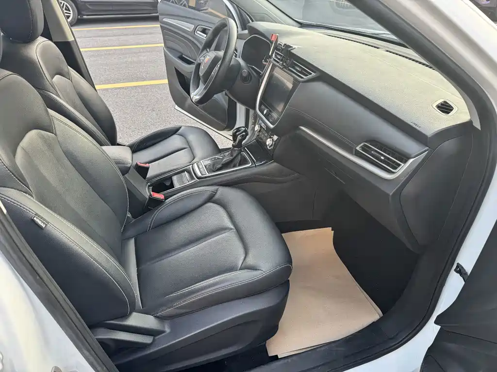 Roewe RX3 — миниатюра 13