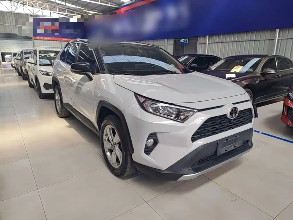 Toyota RAV4 — миниатюра 4