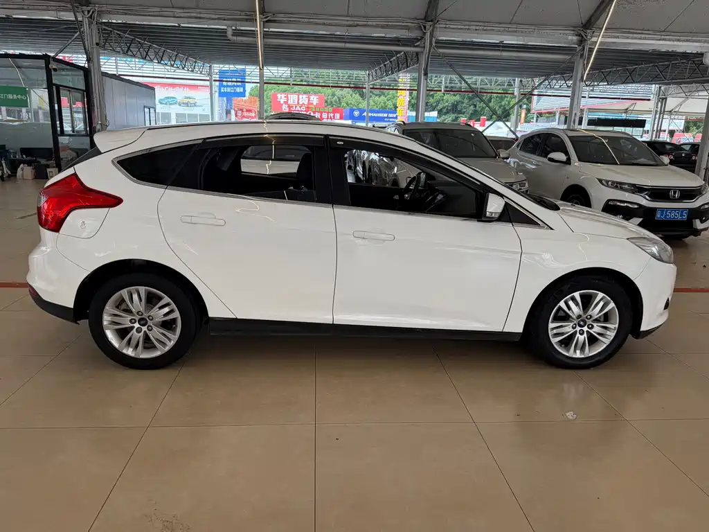 Ford Focus — миниатюра 11
