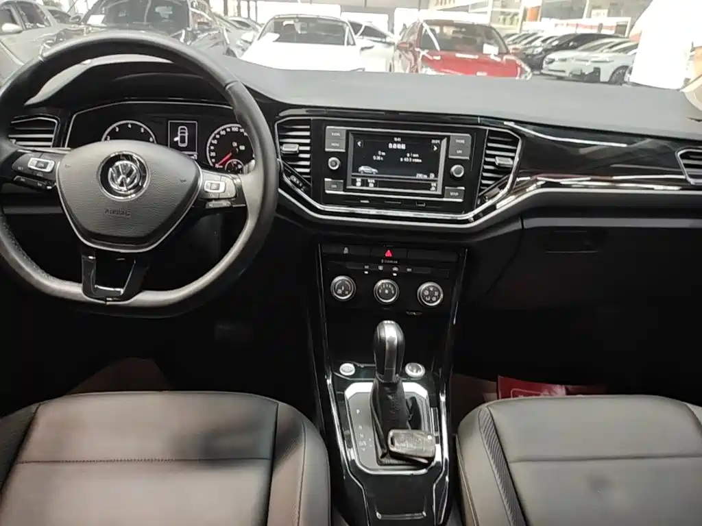 Volkswagen T-Roc — миниатюра 13