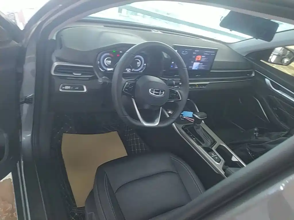 Geely Emgrand — миниатюра 10