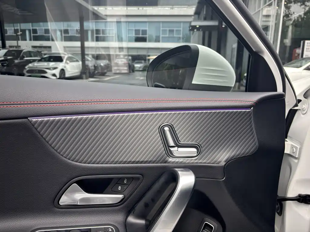 Mercedes-Benz A-Class — миниатюра 9