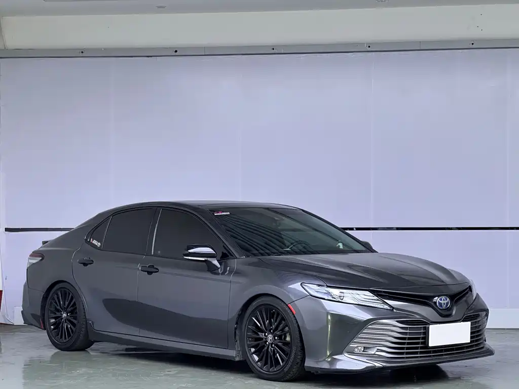 Toyota Camry — миниатюра 3