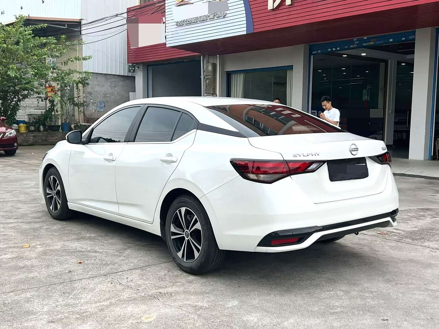 Nissan Sylphy 1.6 л 2023 г. Белый, пробег 37000 км