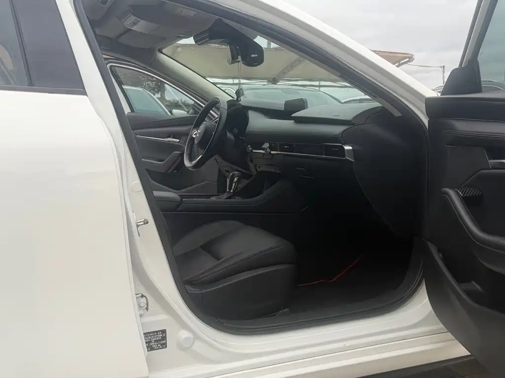 Mazda 3 Axela — миниатюра 13