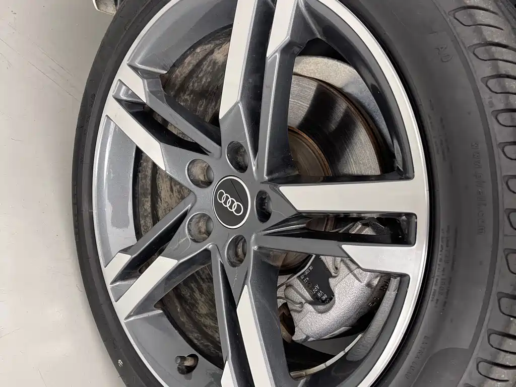 Audi A4L — миниатюра 12