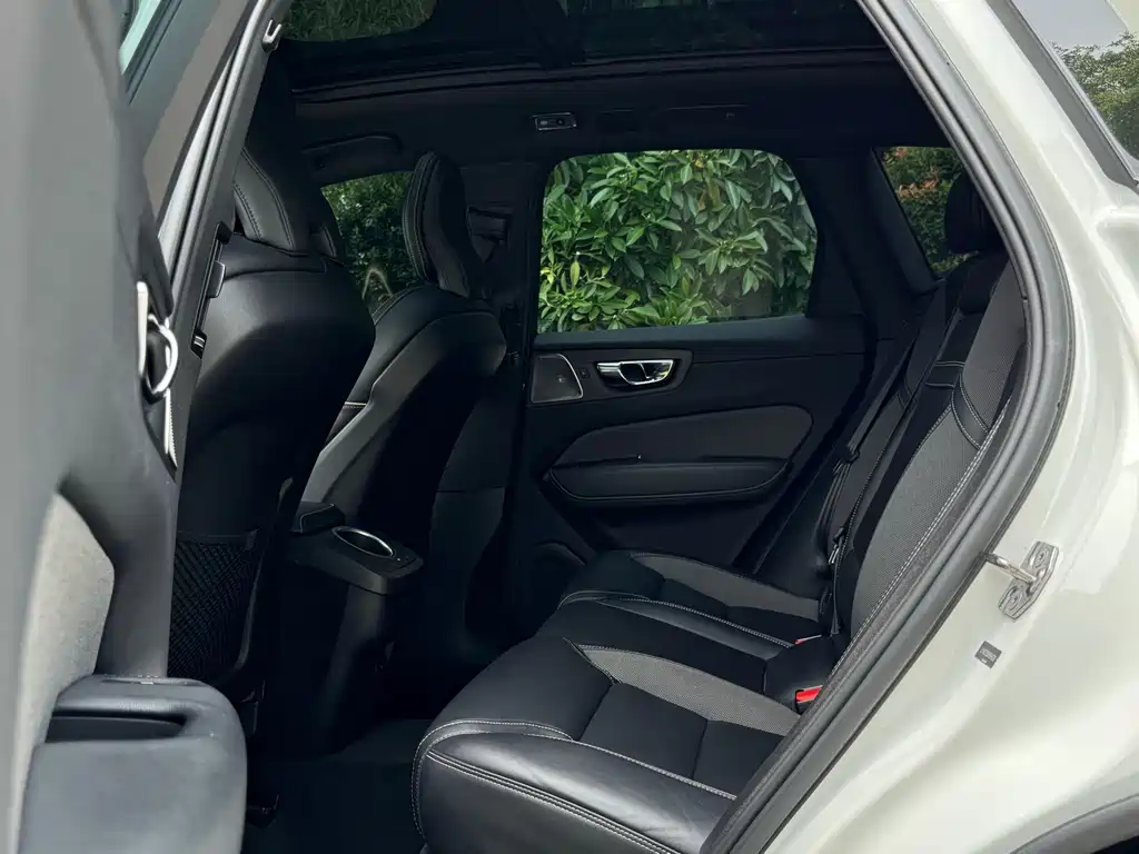 Volvo XC60 — миниатюра 9
