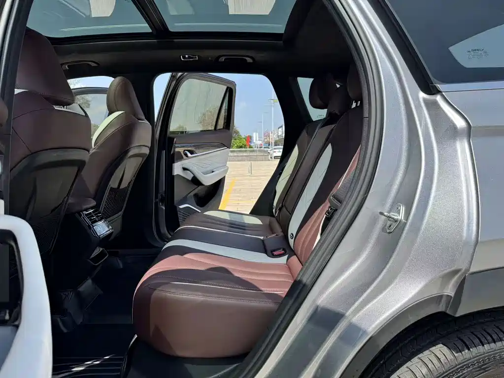Geely Xingyue L — миниатюра 16
