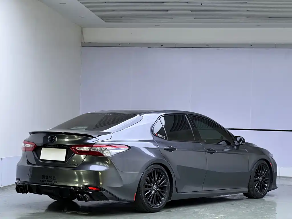 Toyota Camry — миниатюра 6
