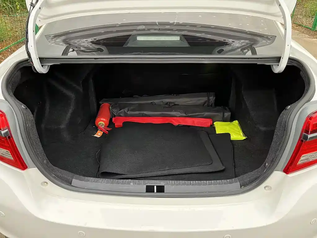 Toyota Yaris L — миниатюра 16