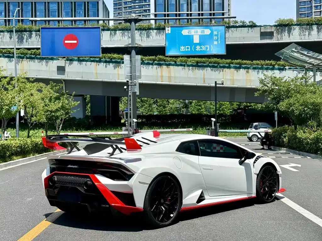 Lamborghini Huracán — миниатюра 7