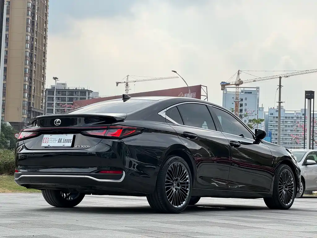 Lexus ES — миниатюра 6