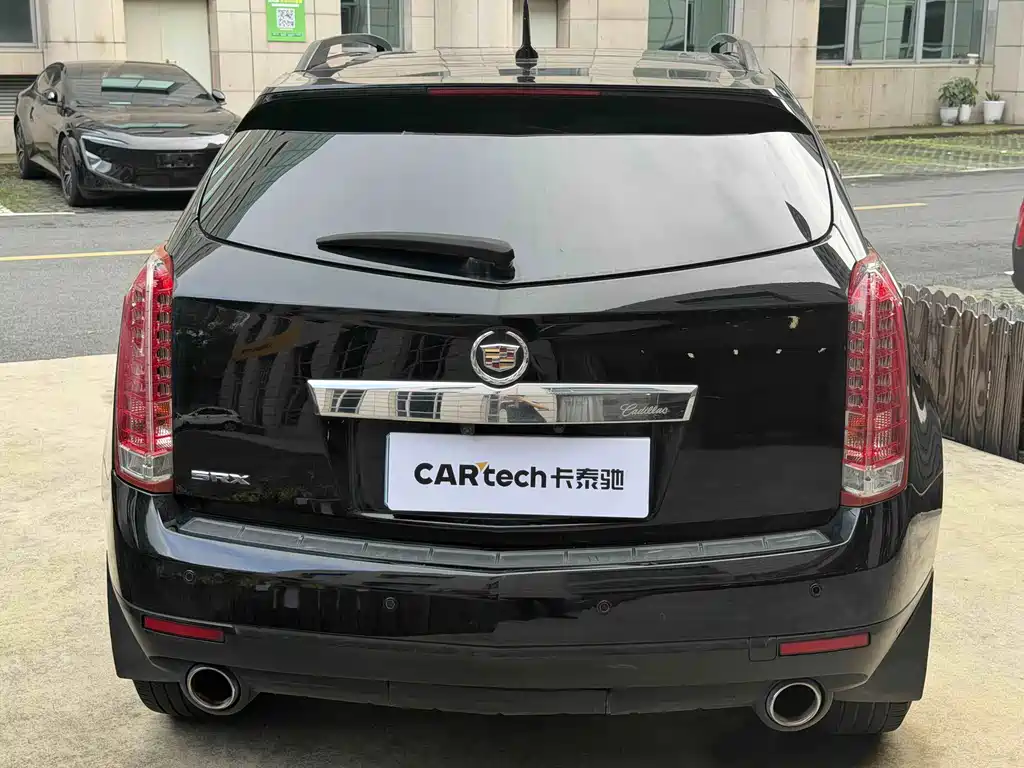 Cadillac SRX — миниатюра 4