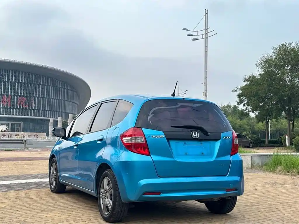 Honda Fit — миниатюра 6