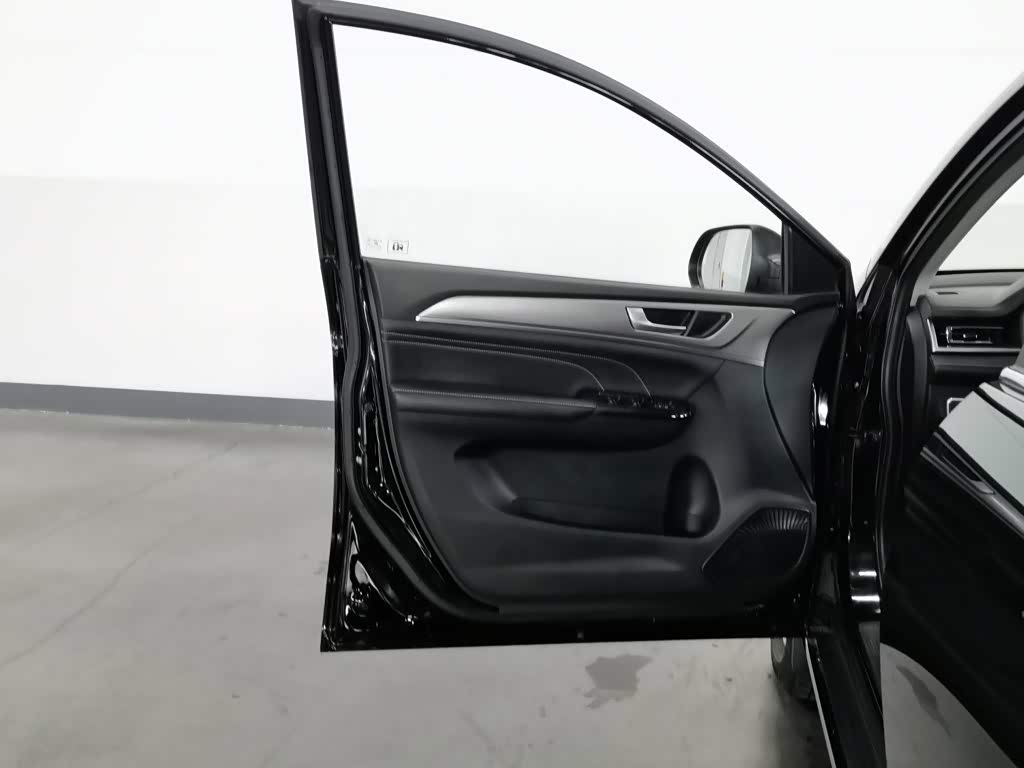 Haval Haval M6 1.5 л 2022 г. Чёрный, пробег 31300 км