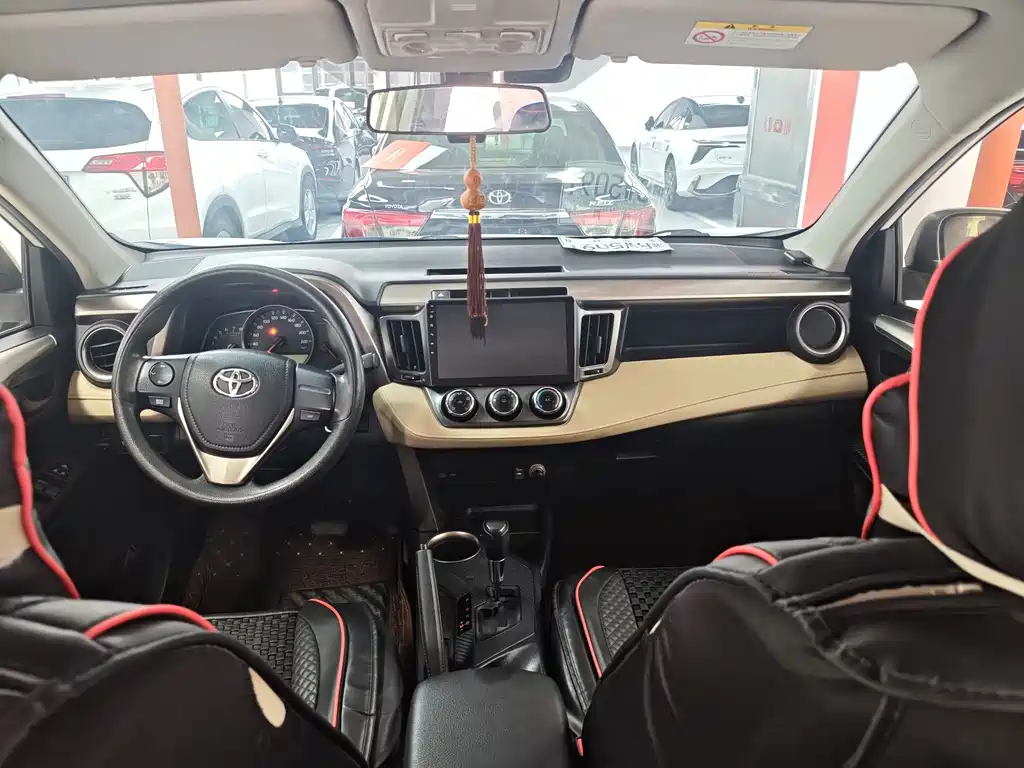 Toyota RAV4 — миниатюра 4