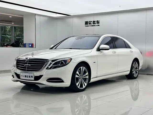Mercedes-Benz S-Class — фото 1