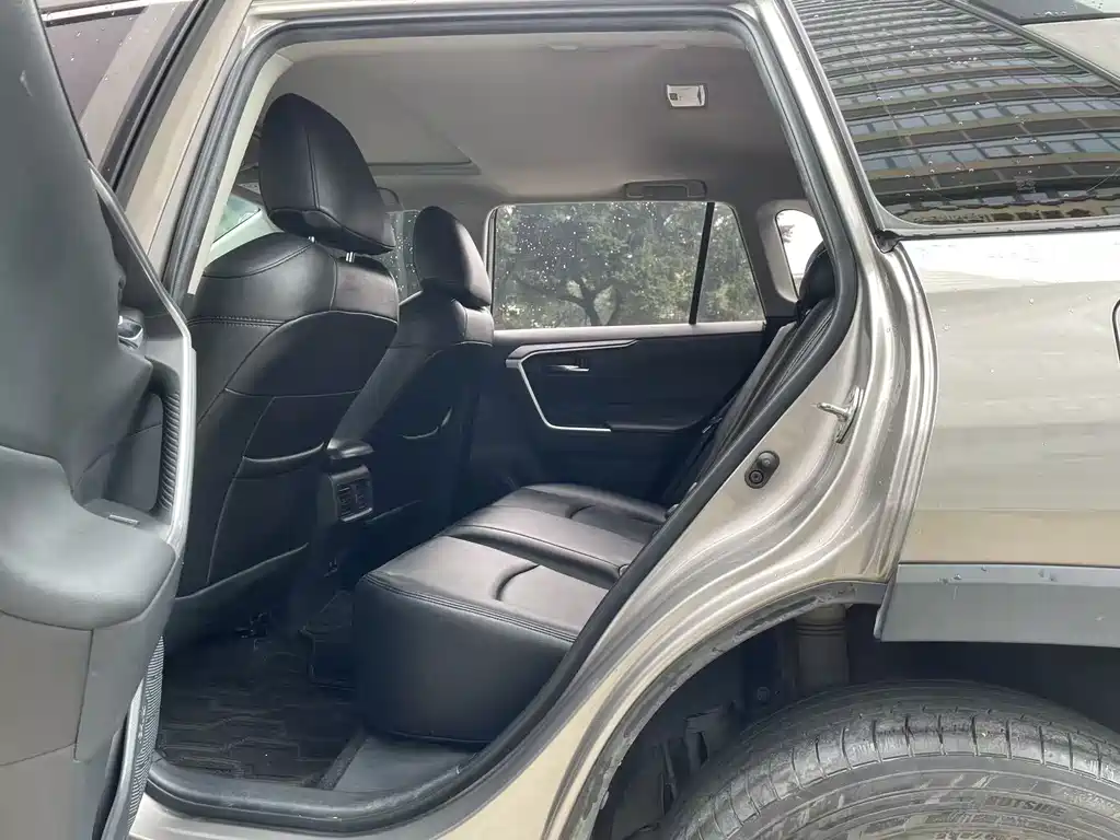 TOYOTA RAV4 RONGFANG