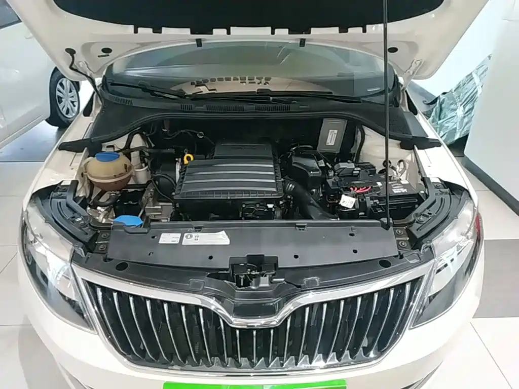 Skoda Rapid — миниатюра 20