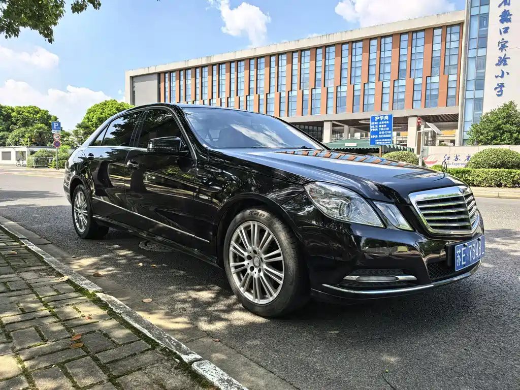 Mercedes-Benz E-Class — миниатюра 3