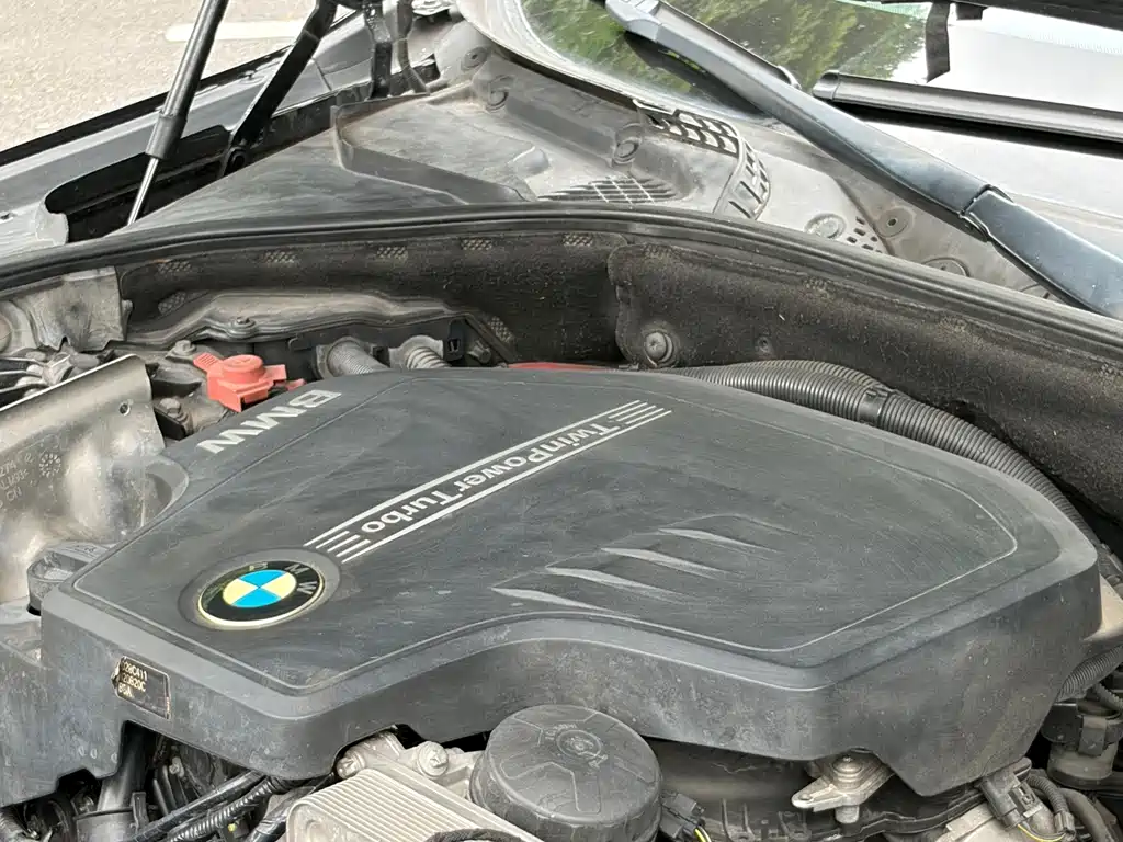 BMW 5 Series — миниатюра 13