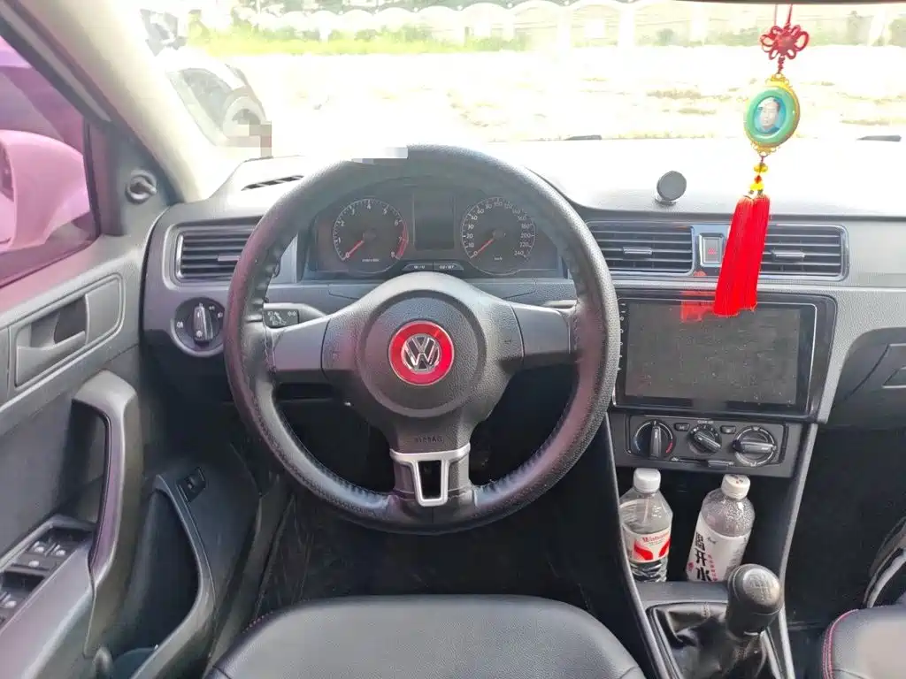 Volkswagen Santana — миниатюра 11