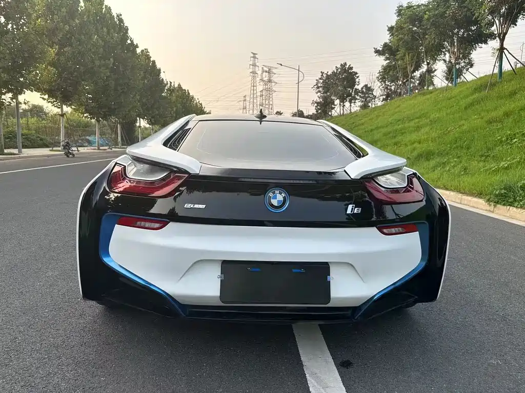 BMW i8 — миниатюра 7