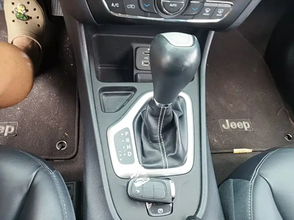 Jeep Cherokee — миниатюра 14