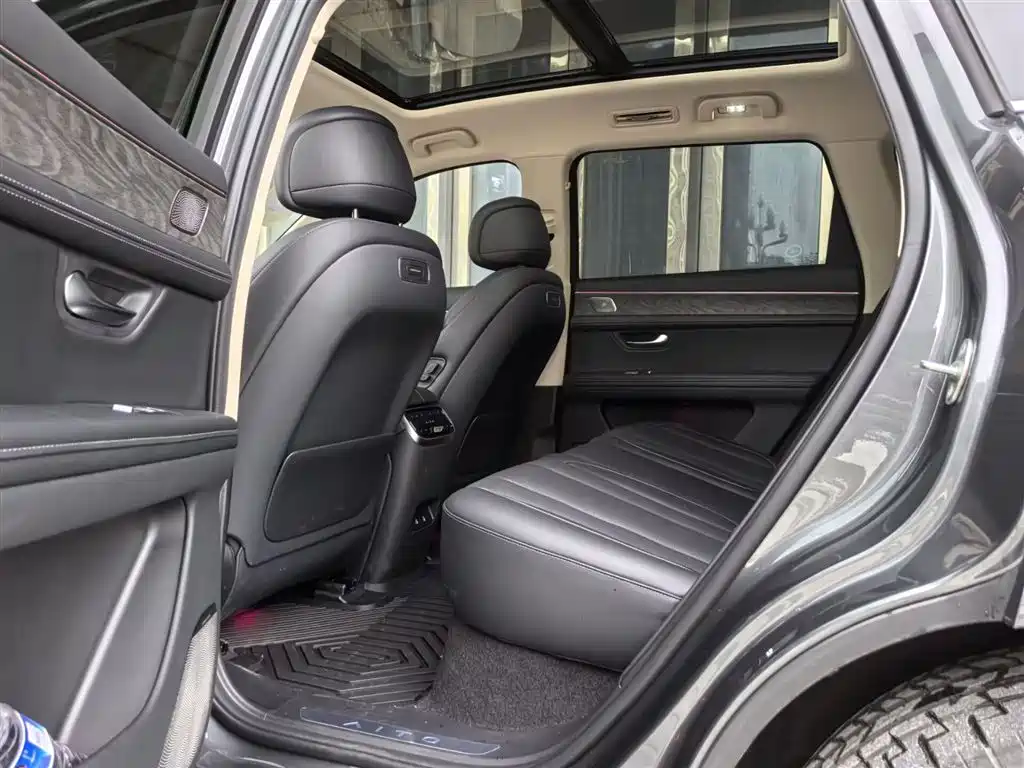 AITO ASK THE WORLD M7