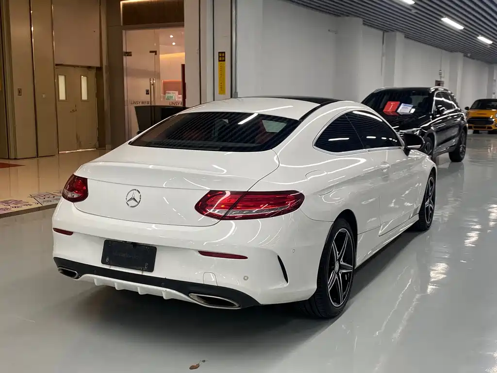 Mercedes-Benz C-Class (Import) — миниатюра 11