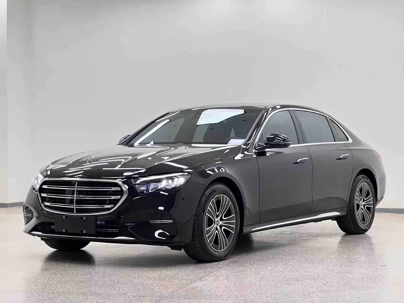 奔驰E级 2026款 改款 E 260 L 经典版 2026