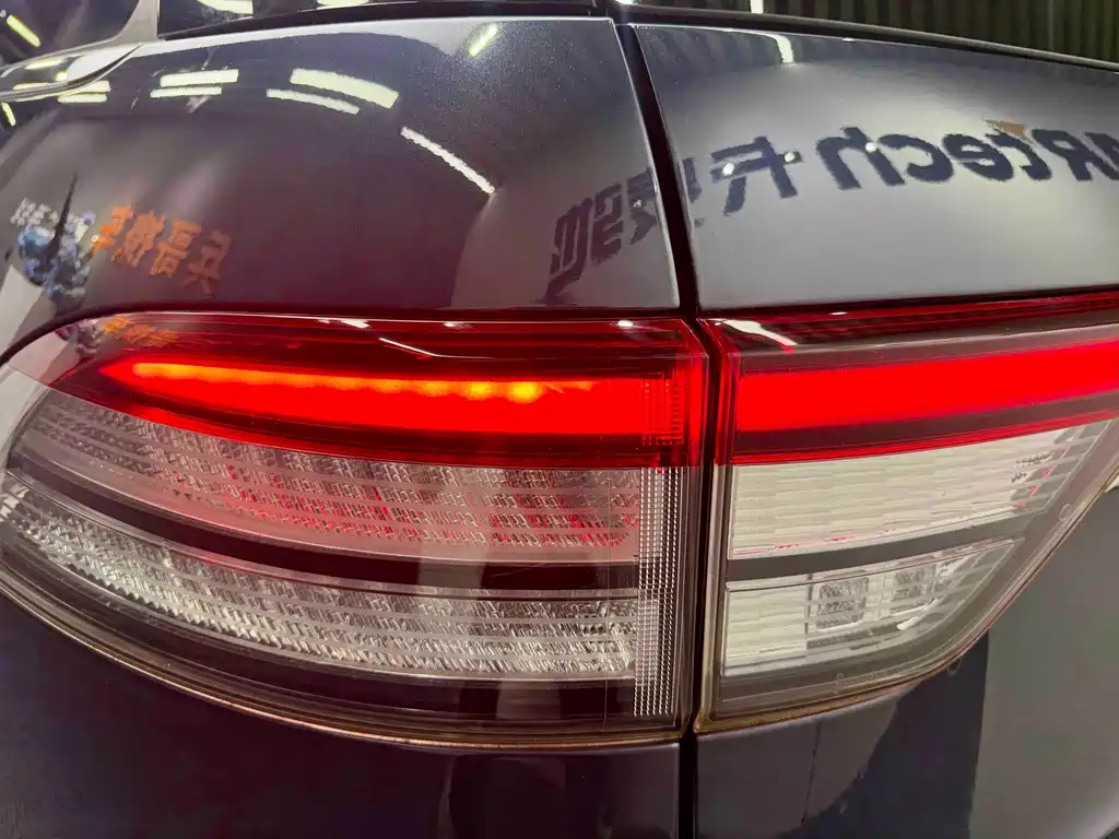 Lincoln Aviator — миниатюра 6