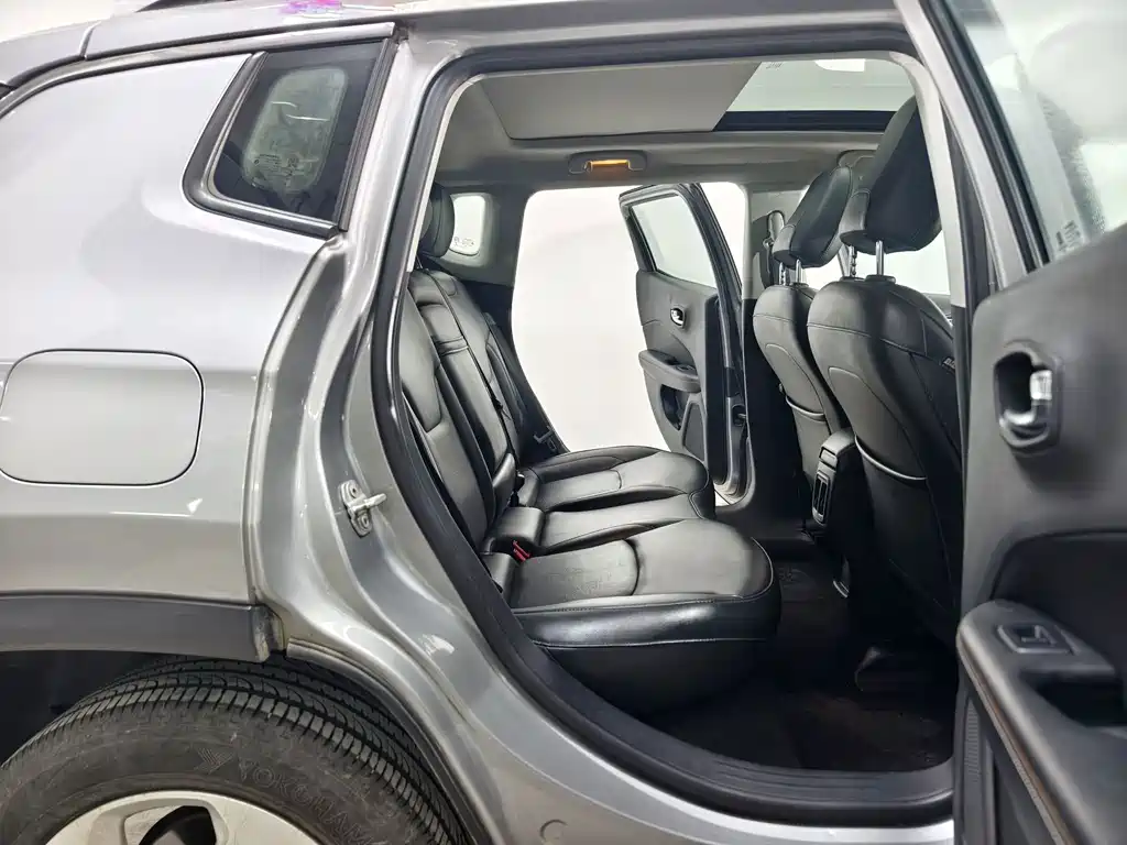 Jeep Compass — миниатюра 16
