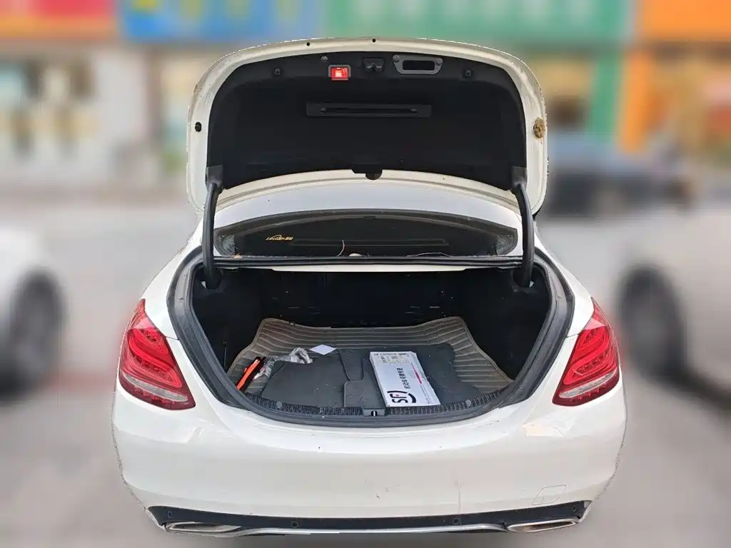 Mercedes-Benz C-Class — миниатюра 15