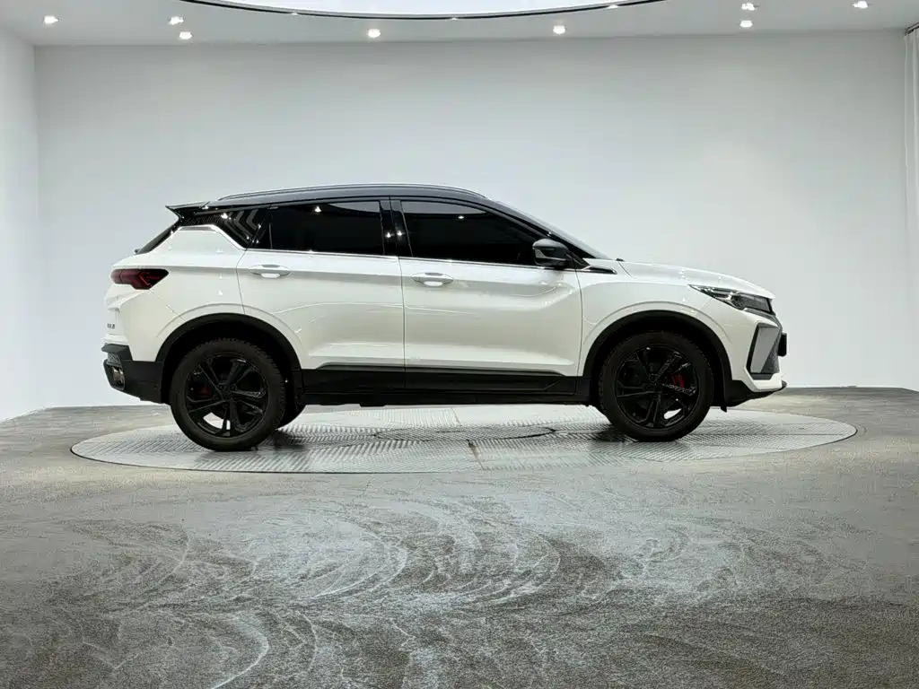 Geely Binyue — миниатюра 3