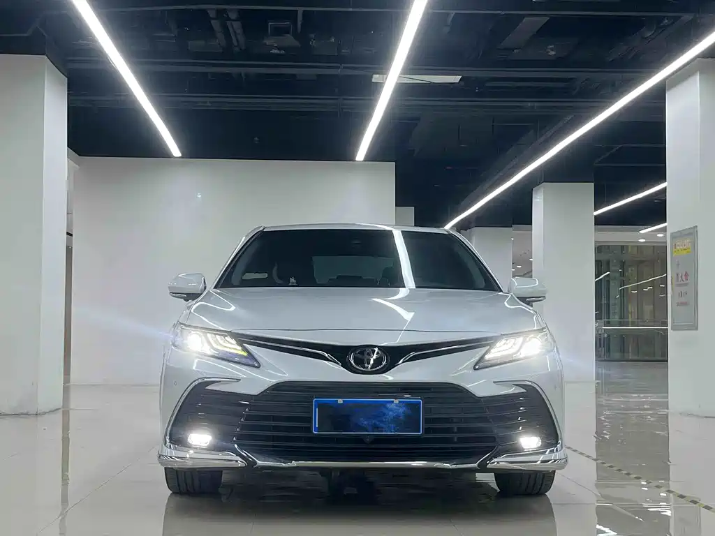 Toyota Camry — миниатюра 2