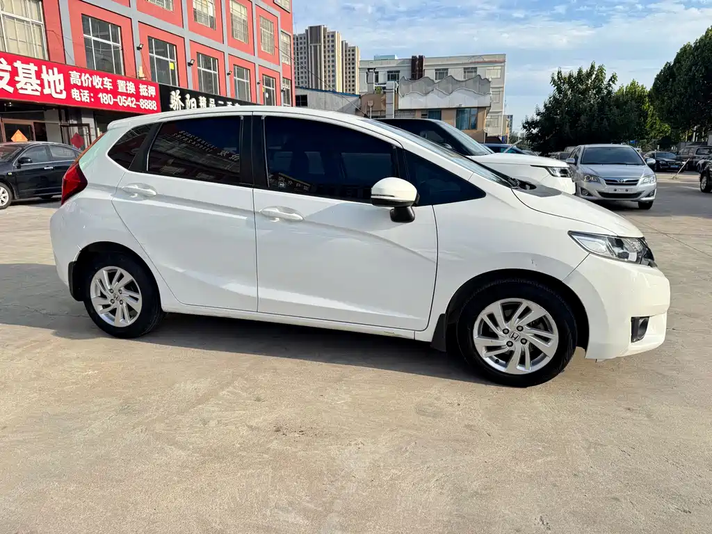 Honda Fit — миниатюра 7