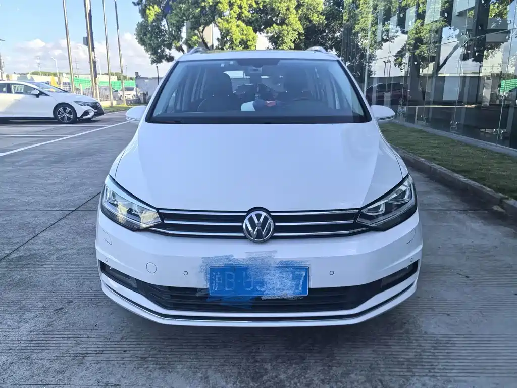 Volkswagen Touran — миниатюра 2