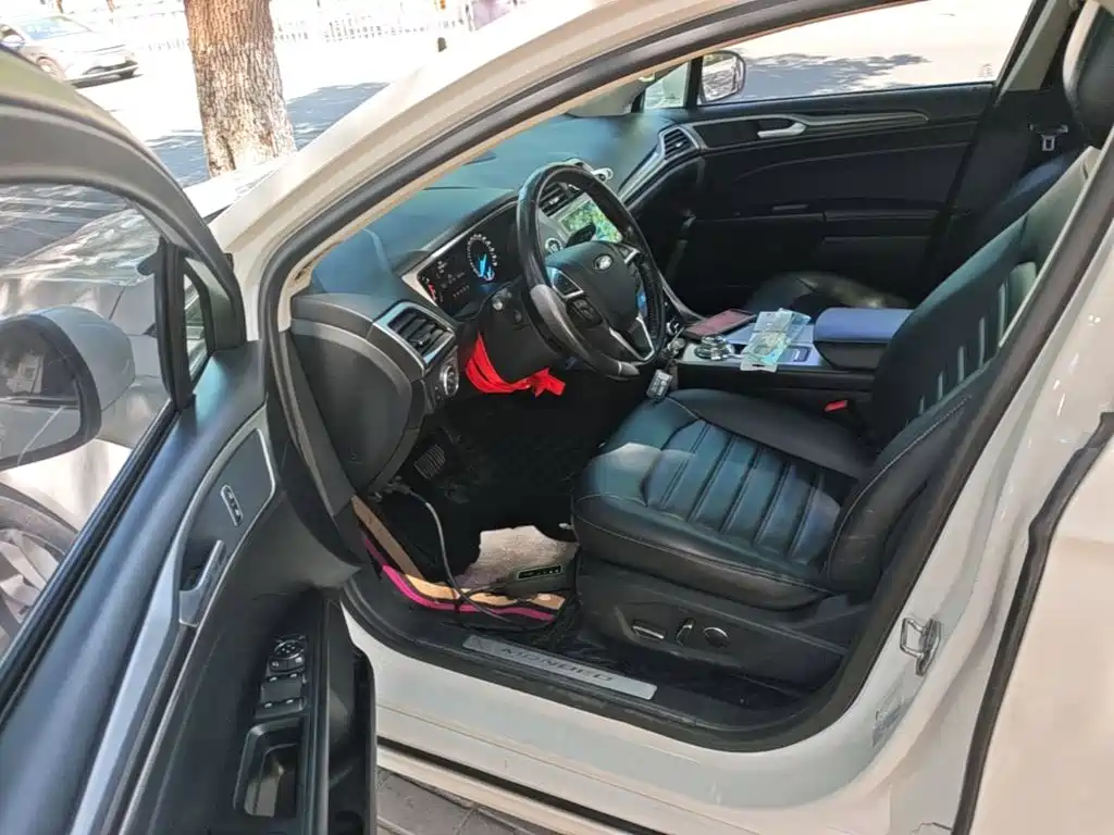 Ford Mondeo — миниатюра 16
