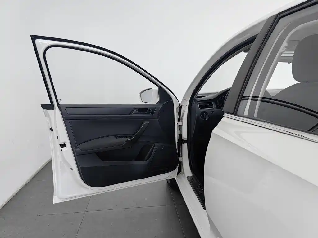 Skoda Rapid Spaceback — миниатюра 8