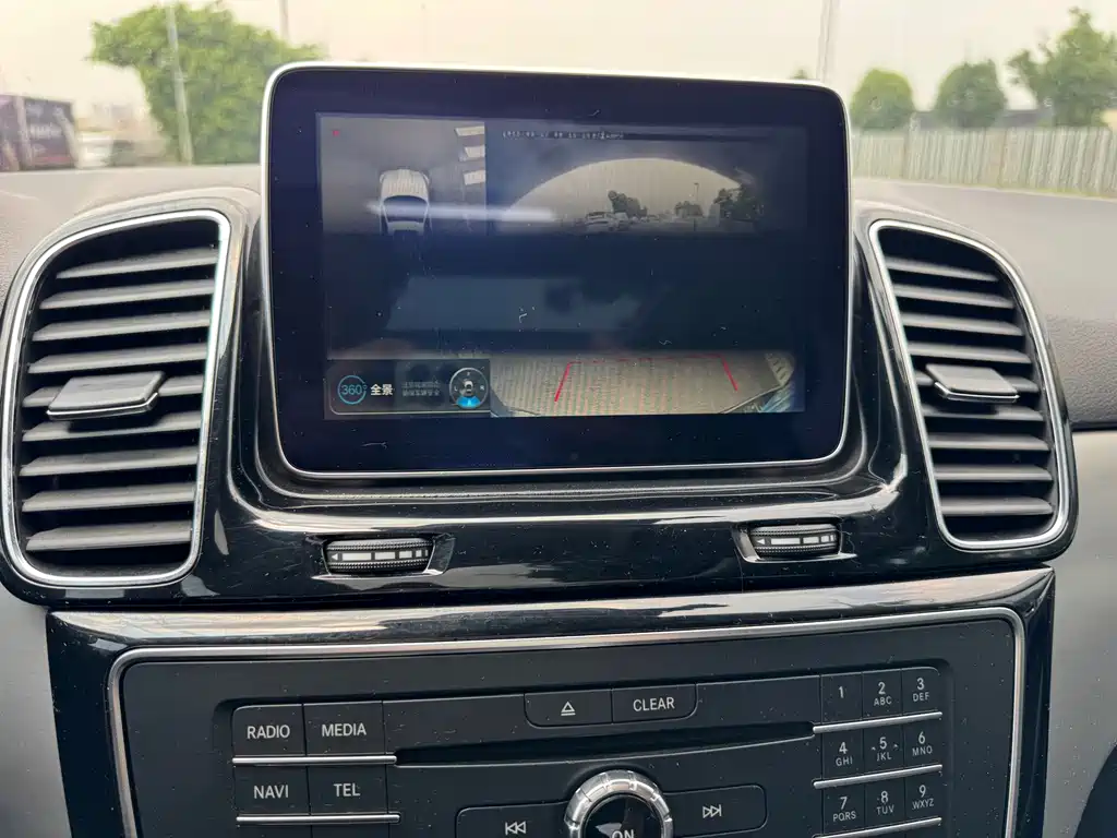 Mercedes-Benz GLE (Import) — миниатюра 20