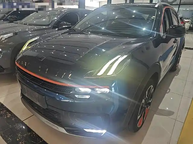 2020 Lynk & Co 06