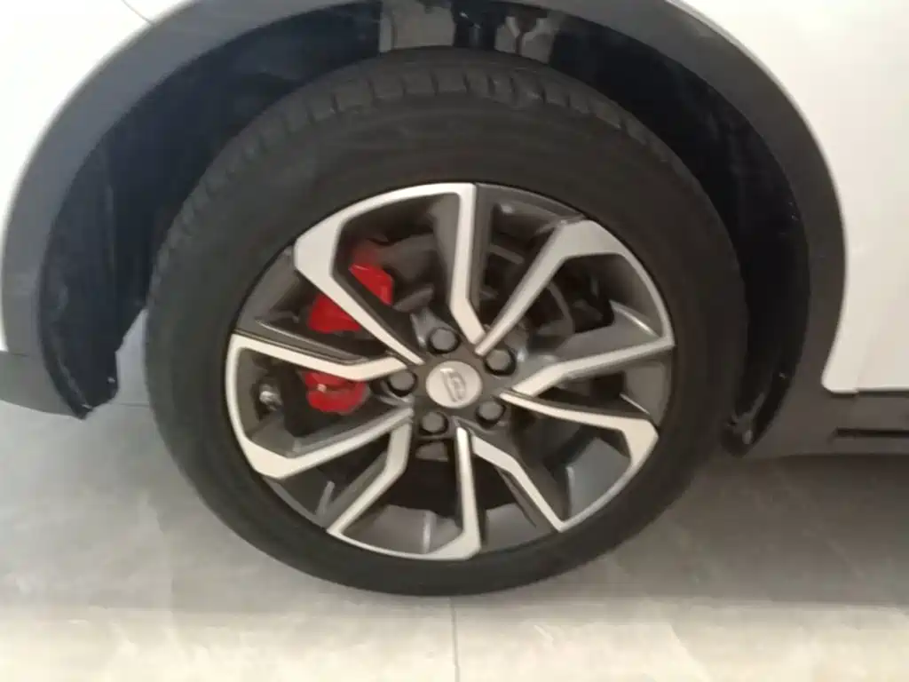 Geely Emgrand GS — миниатюра 23